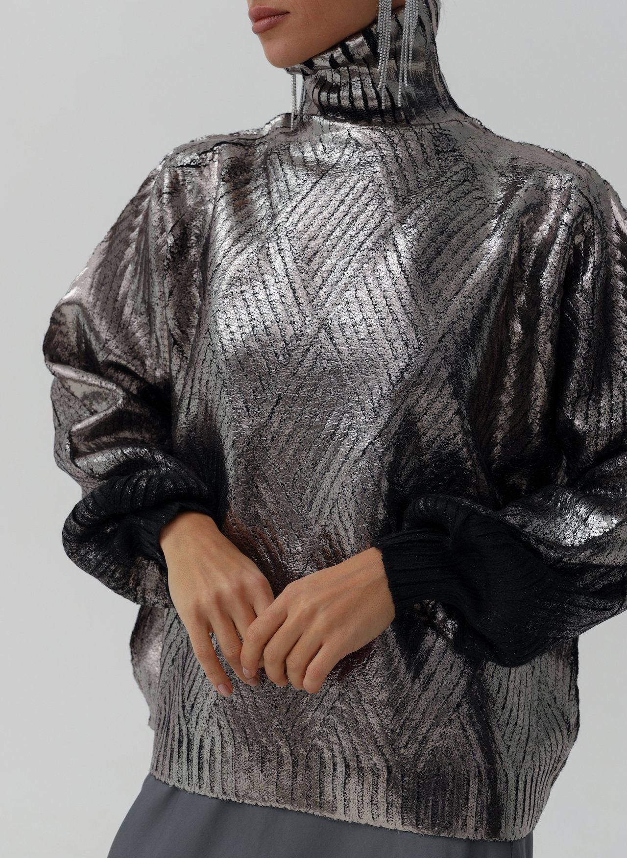 REFLECTIVE KNITTED SWEATER